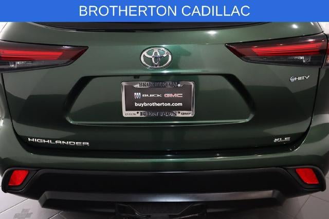 Used 2025 Toyota Highlander XLE AWD/4WD image 16