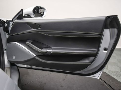 Used 2019 Ferrari Portofino image 52