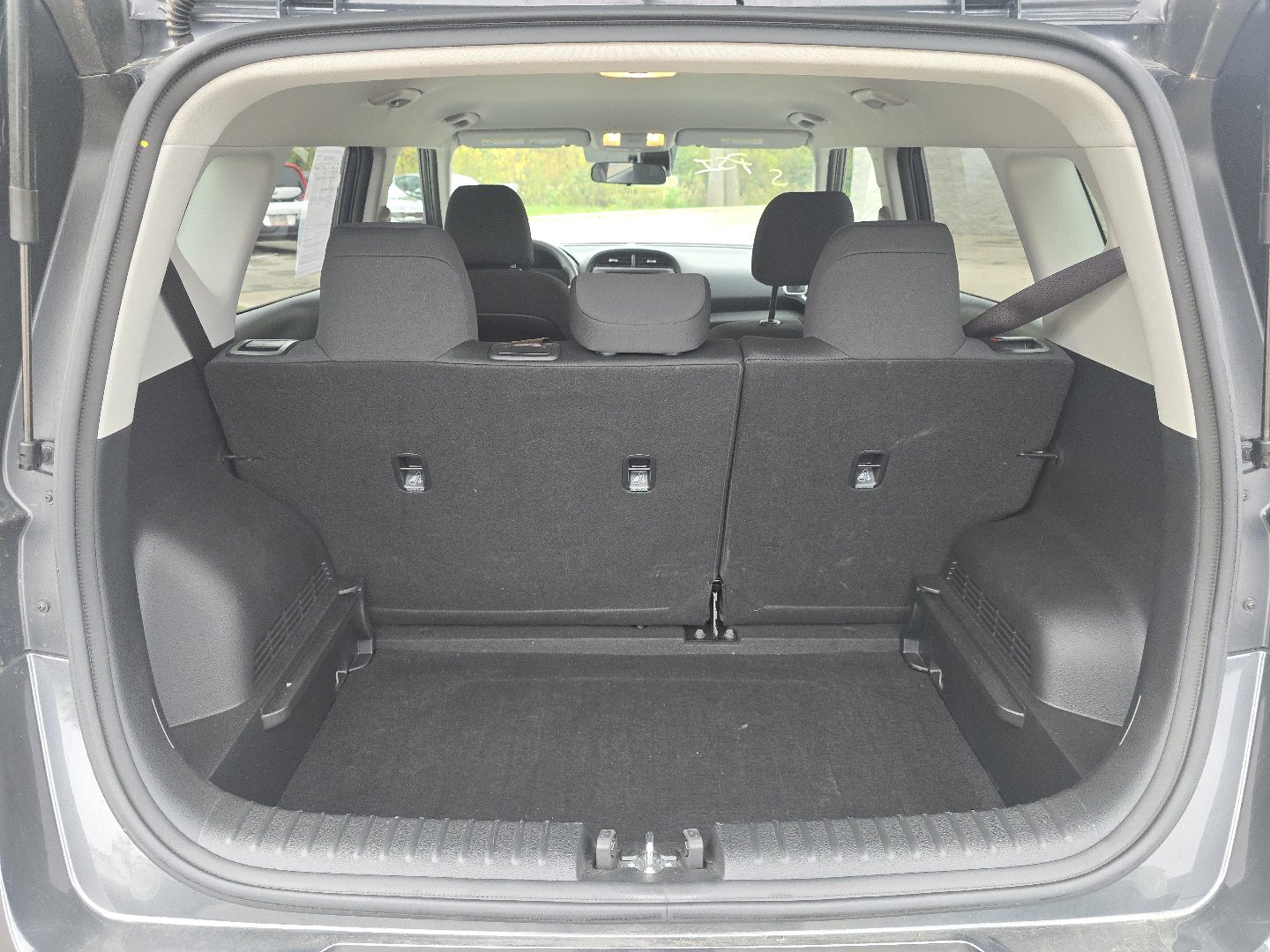 Used 2025 Kia Soul LX w/ LX Technology Package FWD image 16