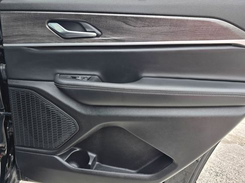 Used 2025 Jeep Grand Cherokee L Limited w/ Luxury Tech Group II AWD/4WD image 43