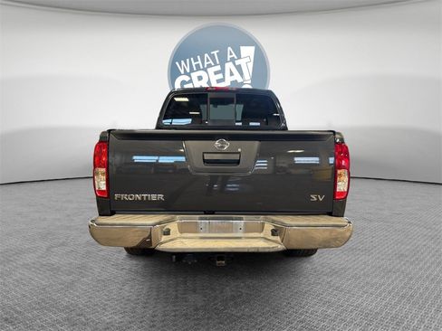 Used 2015 Nissan Frontier SV image 5
