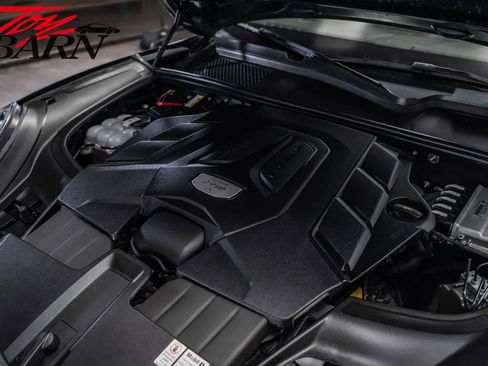 Used 2022 Porsche Cayenne S image 54