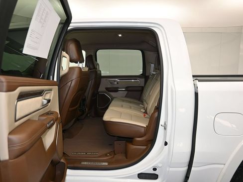 Used 2020 RAM 1500 Laramie RWD image 22