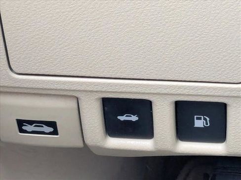 Used 2014 Lexus ES 350 w/ Luxury Package FWD image 12