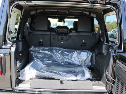 New 2026 Jeep Wrangler Unlimited Rubicon 392 w/ Quick Order Package 27X Moab AWD/4WD image 11