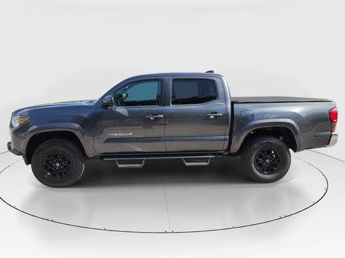 Used 2021 Toyota Tacoma SR5 RWD image 4