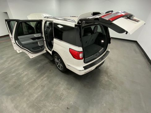 Used 2019 Lincoln Navigator Reserve AWD/4WD image 52