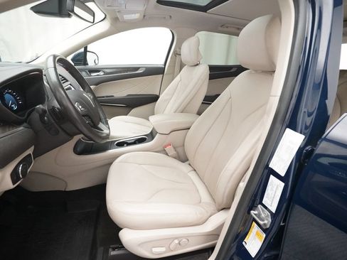 Used 2019 Lincoln MKC Reserve w/ Canadian Touring Package AWD/4WD image 7