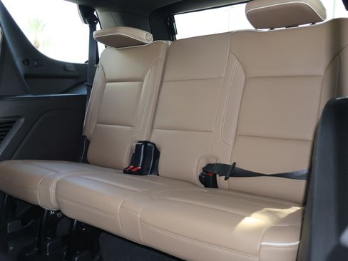 Used 2021 Chevrolet Tahoe Premier RWD image 16