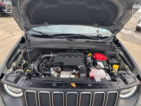 Used 2021 Jeep Renegade Latitude w/ Luxury Group I image 11