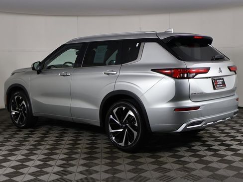 Used 2023 Mitsubishi Outlander SEL image 11