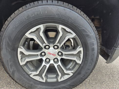 Used 2025 GMC Sierra 1500 SLT AWD/4WD image 10