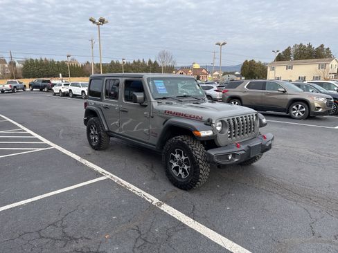 Used 2021 Jeep Wrangler Unlimited Rubicon w/ Cold Weather Group image 8