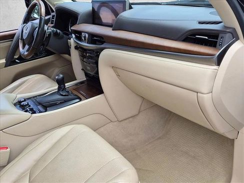 Used 2018 Lexus LX 570 4WD w/ Luxury Package image 22
