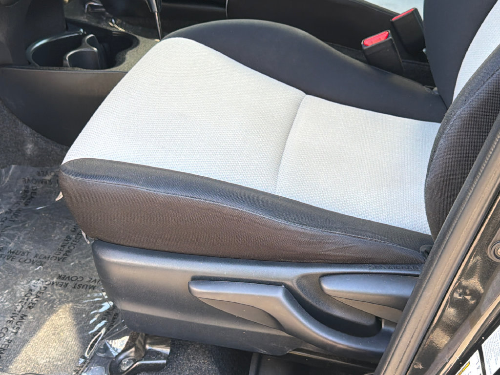 Used 2012 Toyota Yaris LE FWD image 18