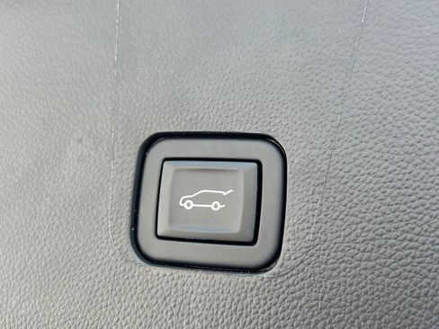 Used 2024 Chevrolet Traverse Premier w/ Redline Edition image 19