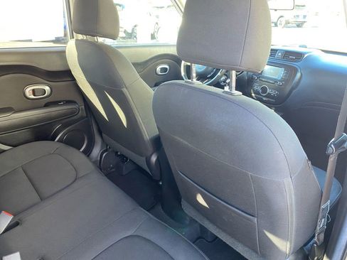 Used 2017 Kia Soul + image 17
