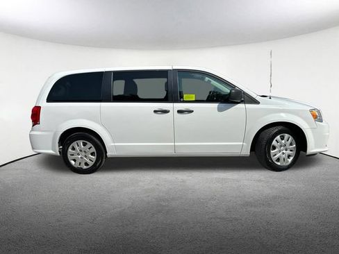 Used 2019 Dodge Grand Caravan SE FWD image 15