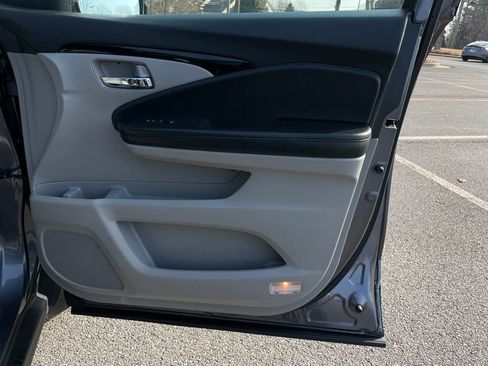 Used 2016 Honda Pilot Touring image 31