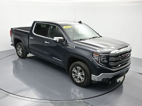 Certified 2025 GMC Sierra 1500 SLT image 32