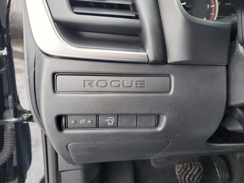 Used 2023 Nissan Rogue S image 22