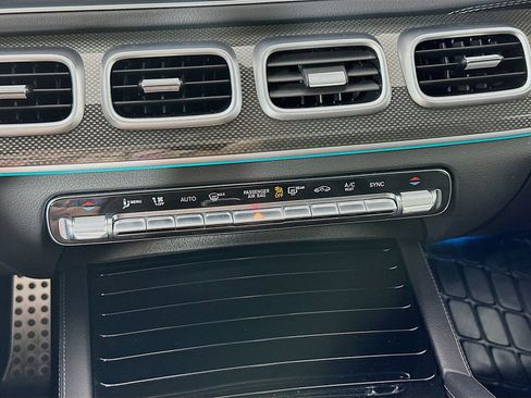 Used 2022 Mercedes-Benz GLS 450 4MATIC image 16