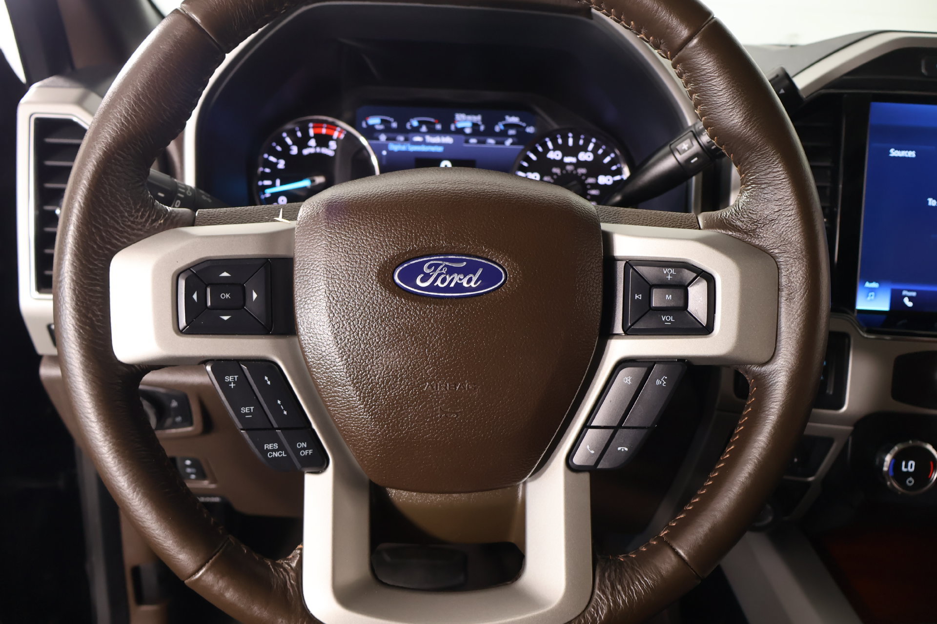 Used 2022 Ford F250 King Ranch w/ King Ranch Ultimate Package AWD/4WD image 3