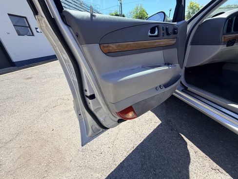 Used 1998 Lincoln Continental FWD image 54