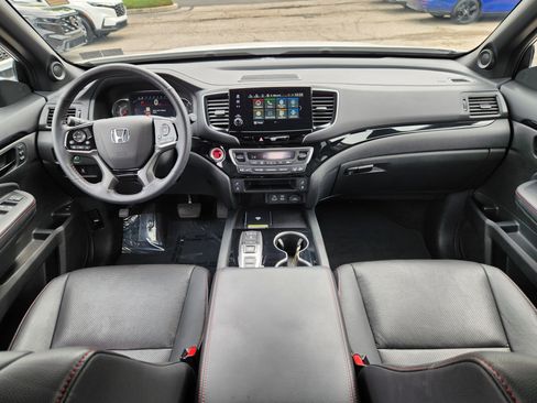 Certified 2024 Honda Passport Black Edition image 8