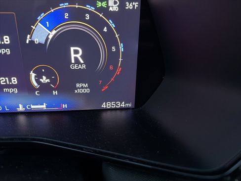 Used 2024 Chevrolet Colorado Z71 w/ Z71 Convenience Package 2 image 13