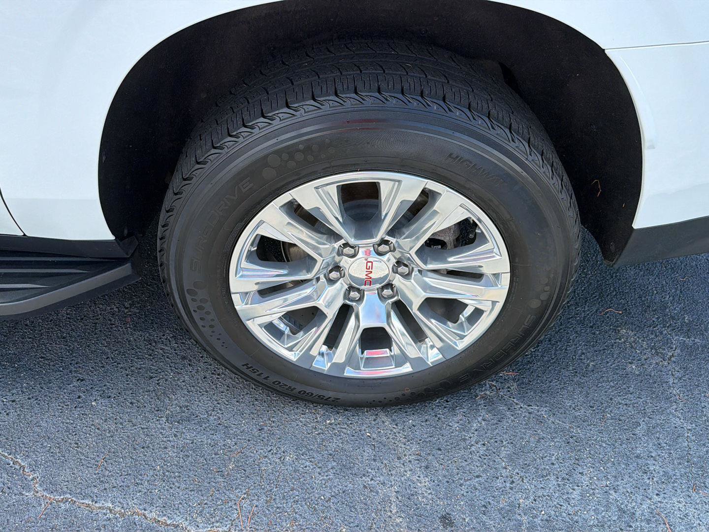 Used 2024 GMC Yukon XL Denali RWD image 44