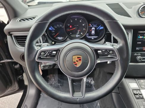 Certified 2018 Porsche Macan AWD/4WD image 36