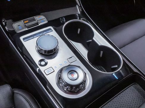 Certified 2026 Genesis GV70 2.5T AWD/4WD image 17