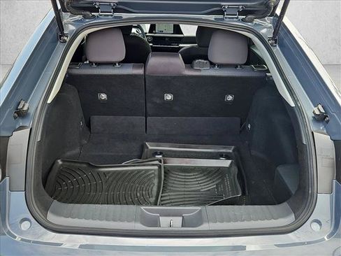 Used 2025 Toyota Prius LE FWD image 10