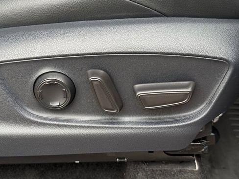 Used 2024 Toyota Tacoma Limited w/ Limited Package (LT) image 33