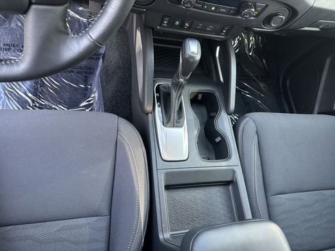 Used 2024 Nissan Frontier SV w/ SV Convenience Package image 23