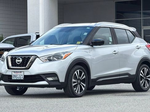 Used 2019 Nissan Kicks SR FWD image 8