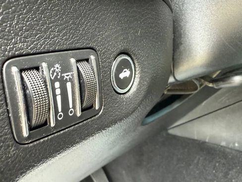 Used 2020 Dodge Charger SXT w/ Leather Interior Group RWD image 26