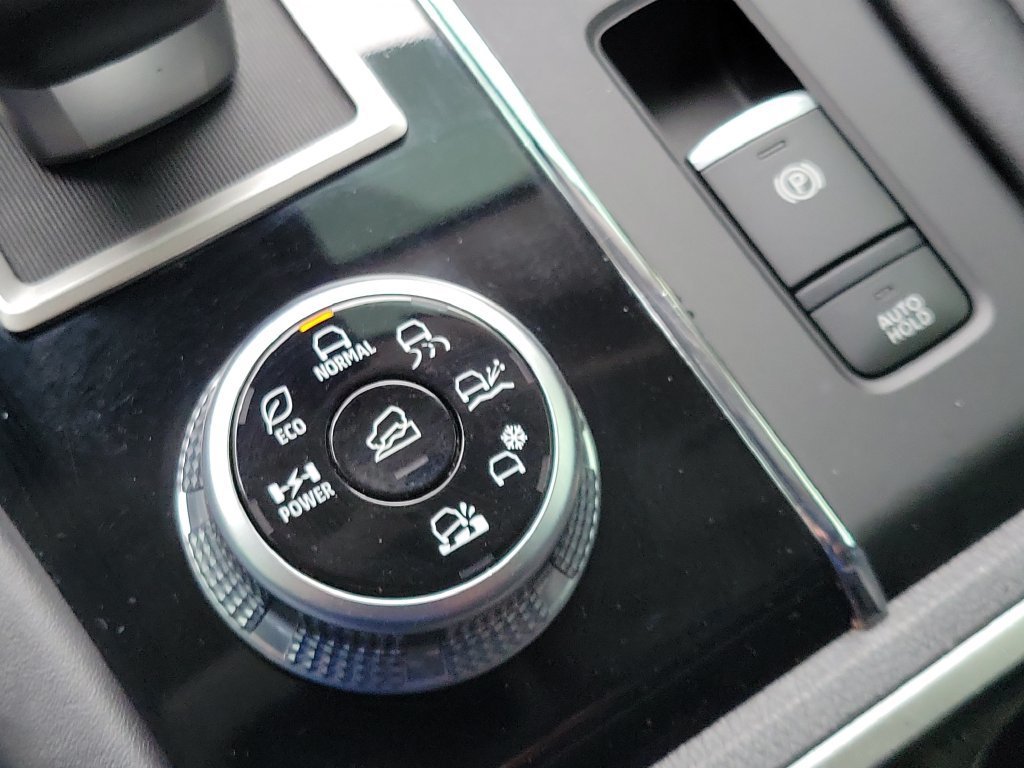 Used 2024 Mitsubishi Outlander 4WD Plug-In Hybrid image 27