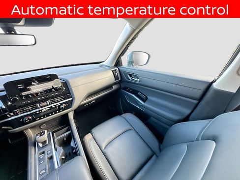 Used 2025 Nissan Pathfinder SL w/ Cargo Package image 14