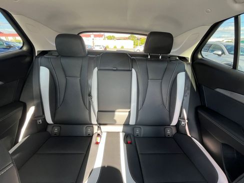 Used 2024 Buick Envision Sport Touring image 39