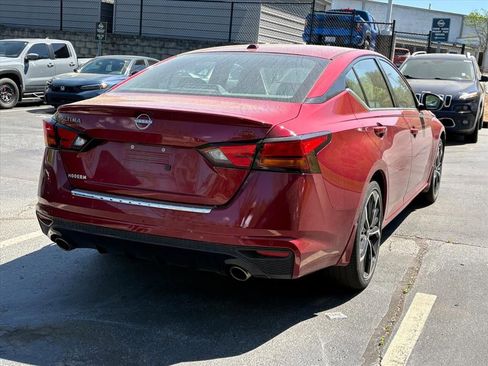 Used 2023 Nissan Altima 2.5 SR w/ SR Premium Package image 5