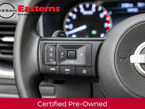 Used 2022 Nissan Rogue S image 22