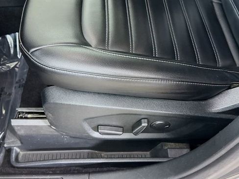 Used 2021 Ford Edge SEL w/ Convenience Package image 18