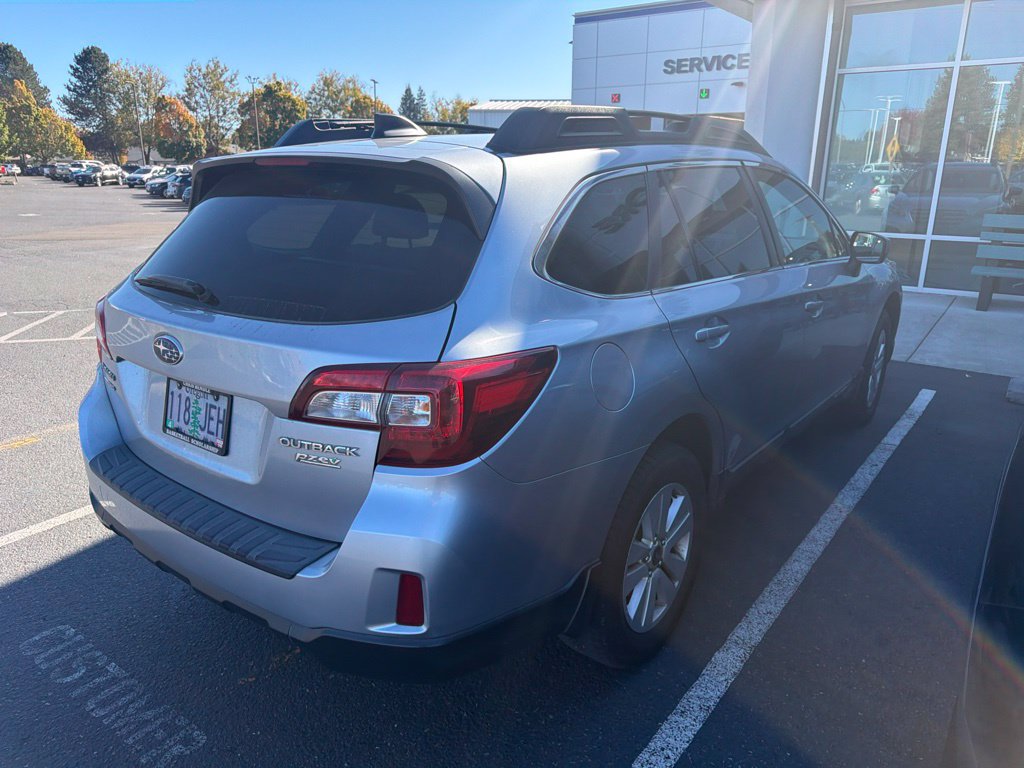 Used 2016 Subaru Outback 2.5i Premium w/ Popular Package #1 AWD/4WD image 3