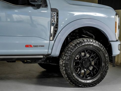 Used 2024 Ford F250 Platinum AWD/4WD image 8