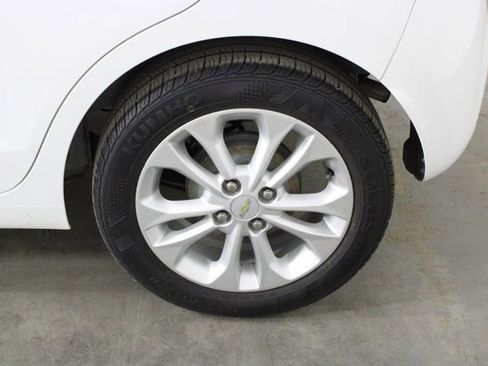 Used 2020 Chevrolet Spark LT image 38