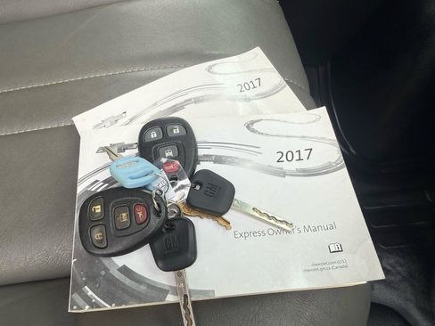 Used 2017 Chevrolet Express 2500 RWD image 22