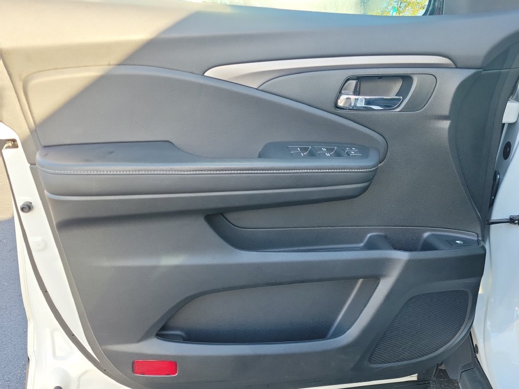 Certified 2023 Honda Ridgeline Sport image 19