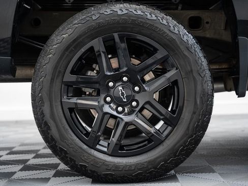 Used 2023 Chevrolet Silverado 1500 Custom Trail Boss w/ Midnight Edition AWD/4WD image 21